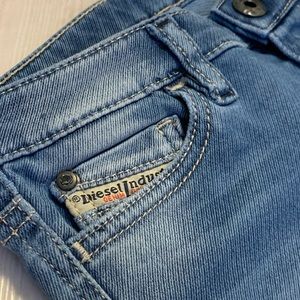 Diesel Girls Super Slim-Skinny Blue Jeans in Size 6Y.